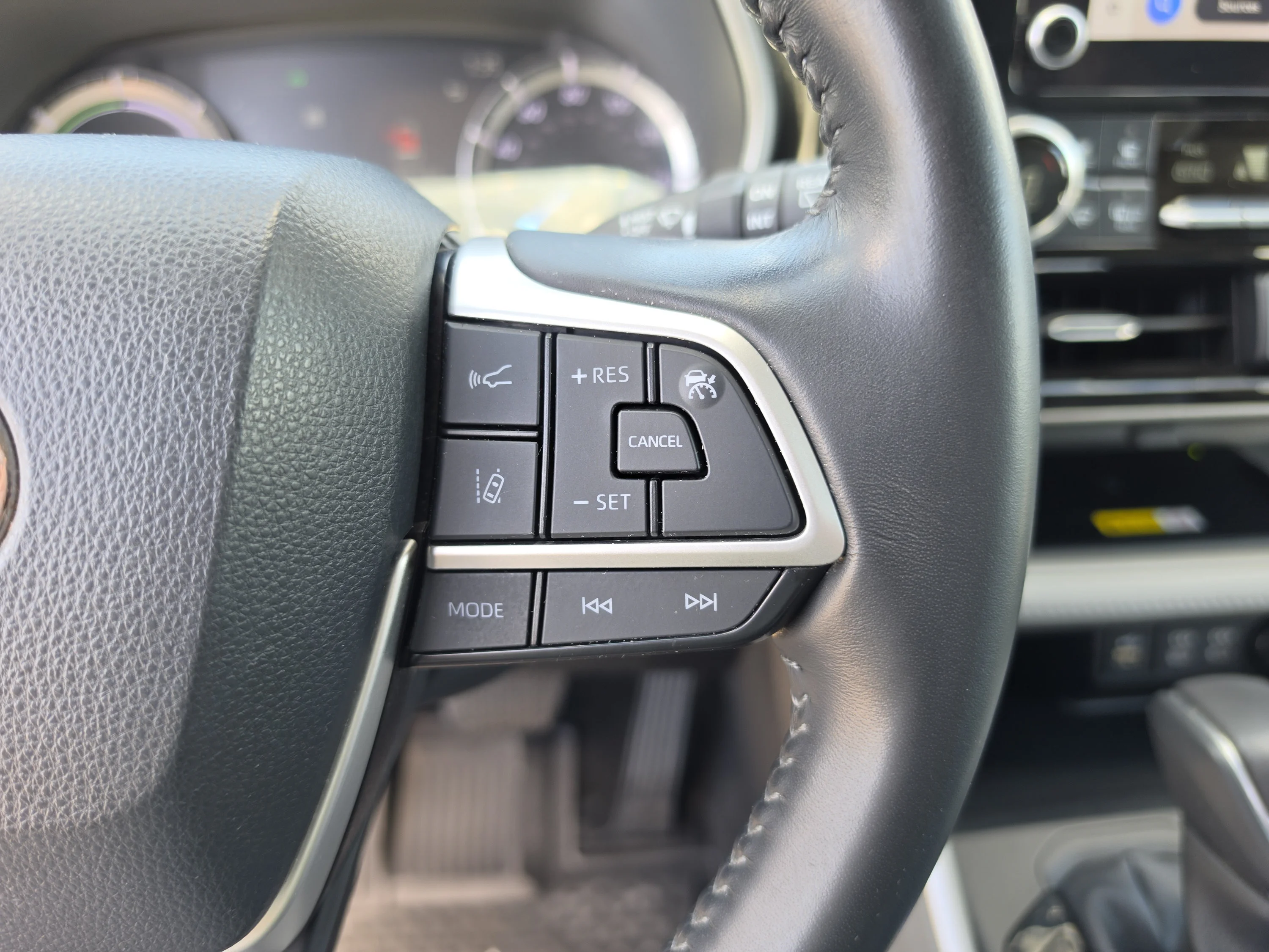 Used 2023 Celestial Silver Metallic Toyota Hybrid XLE image 36