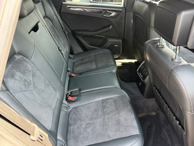 Used 2020  Porsche  image 19