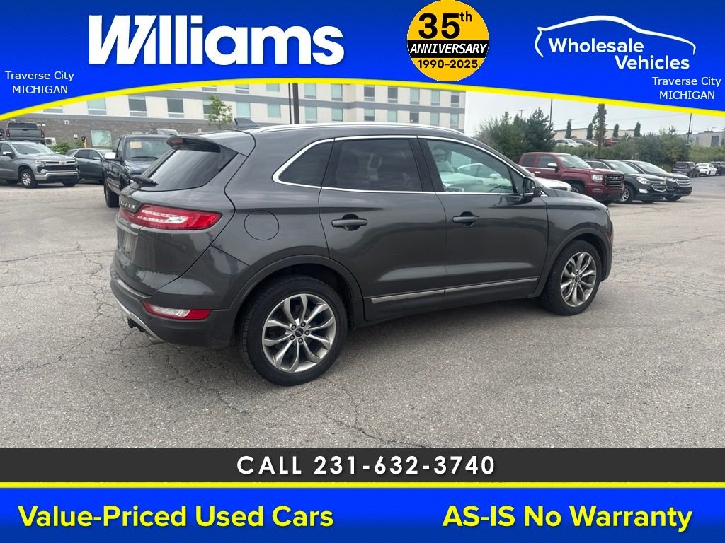 Used 2019  Lincoln Select image 16