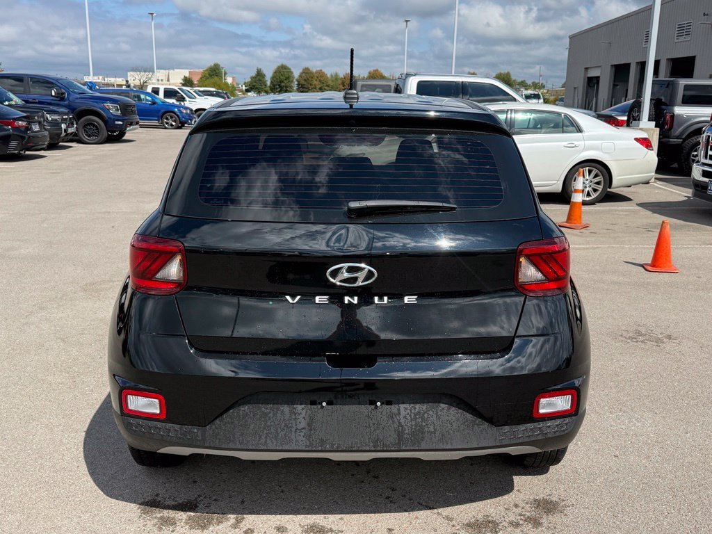 Used 2025 Black Hyundai SE image 19