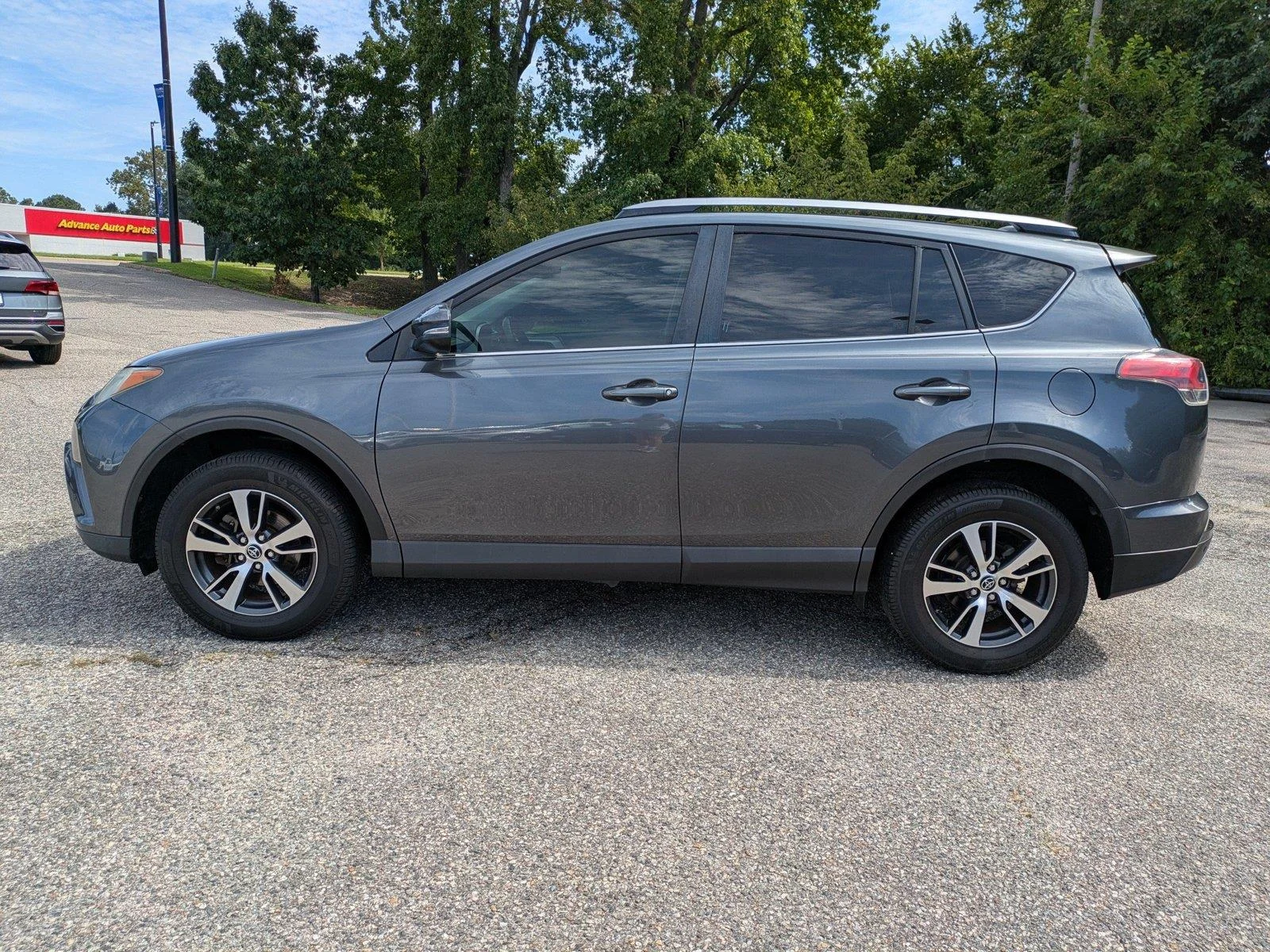 Used 2018 Magnetic Gray Metallic Toyota XLE image 7