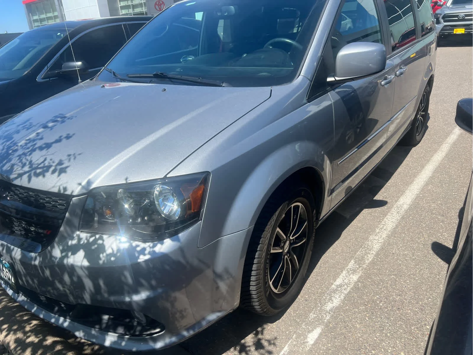 Used 2017 Dodge Grand Caravan SXT with VIN 2C4RDGCG1HR646582 for sale in Golden Valley, Minnesota
