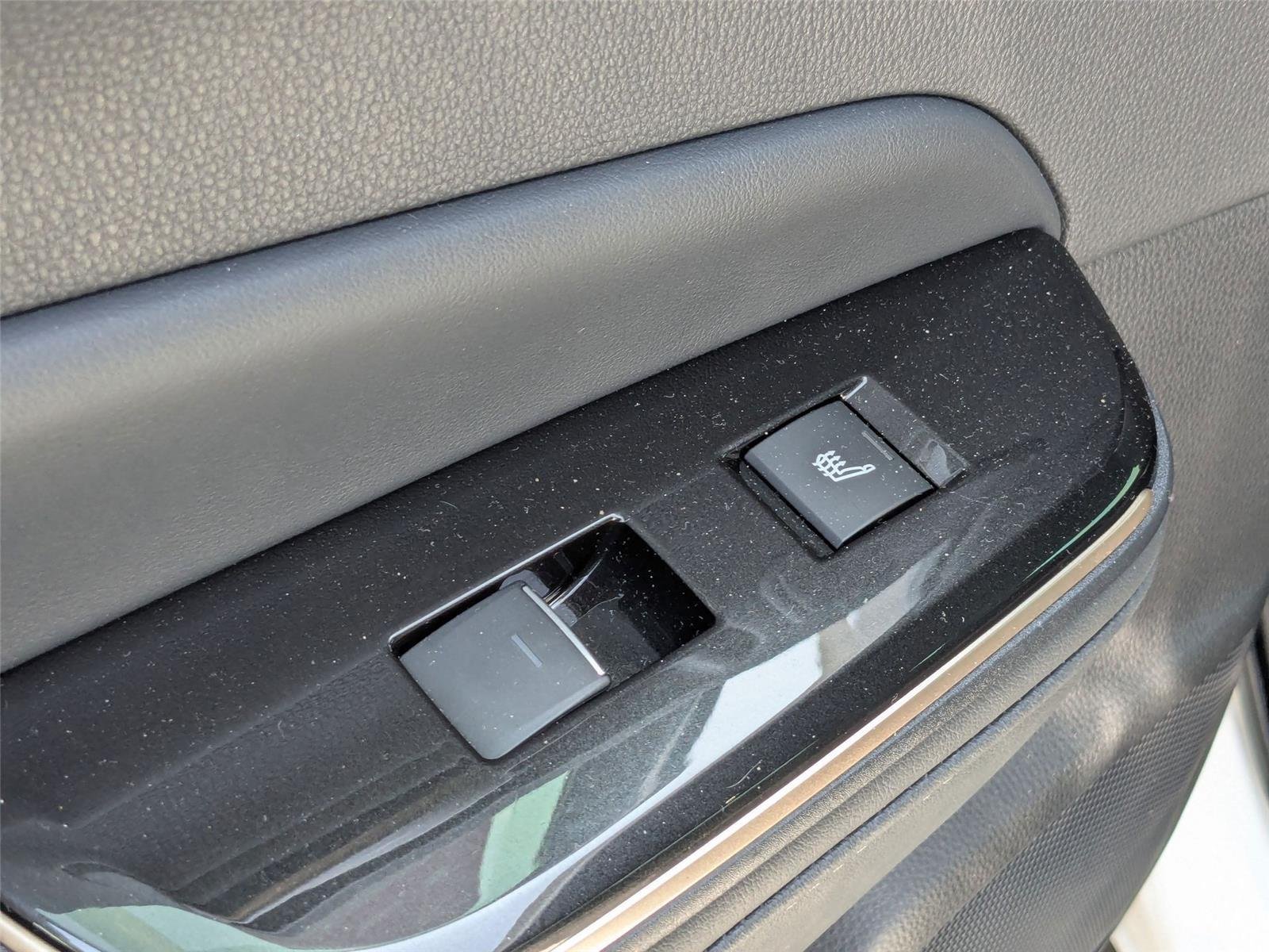 Used 2025 Oxygen White Toyota Platinum image 26