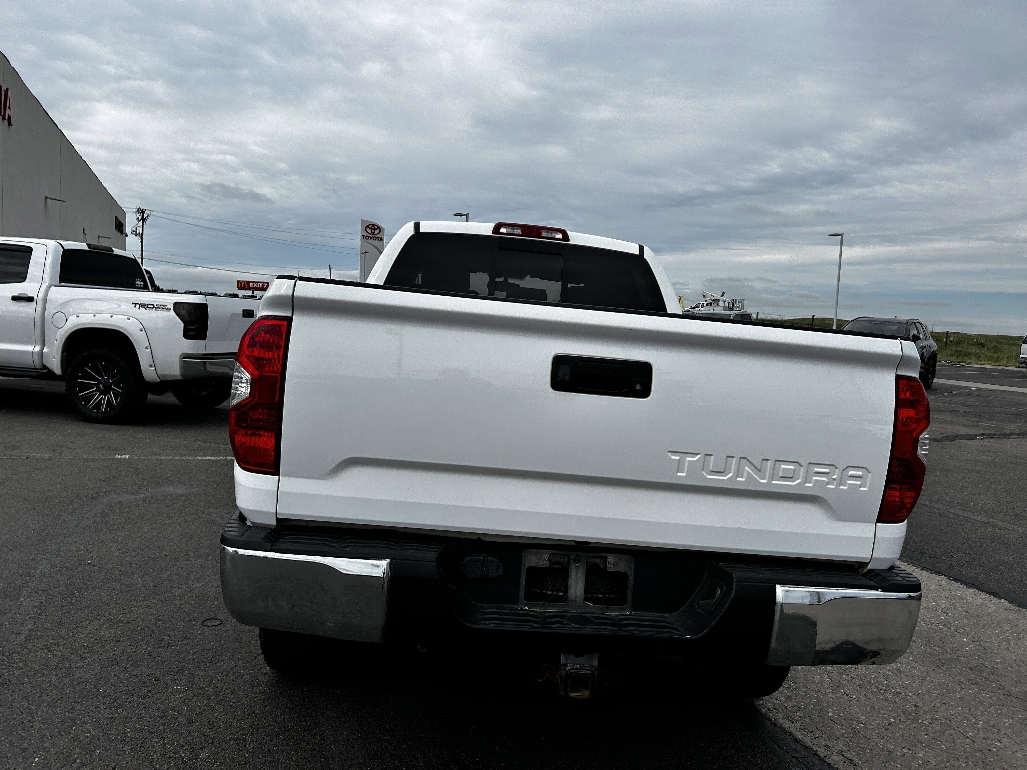 Used 2015 Super White Toyota SR5 image 4