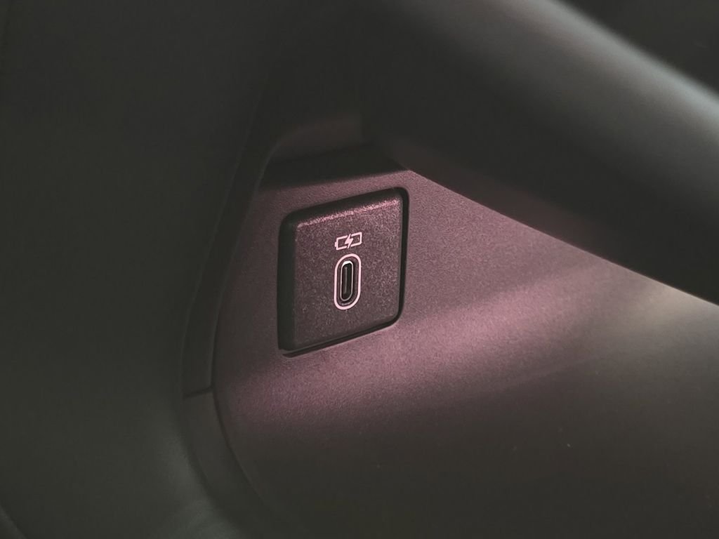 New 2026 Borasco Grey Land Rover se image 10