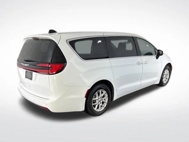 Used 2023 White Chrysler Touring L image 8