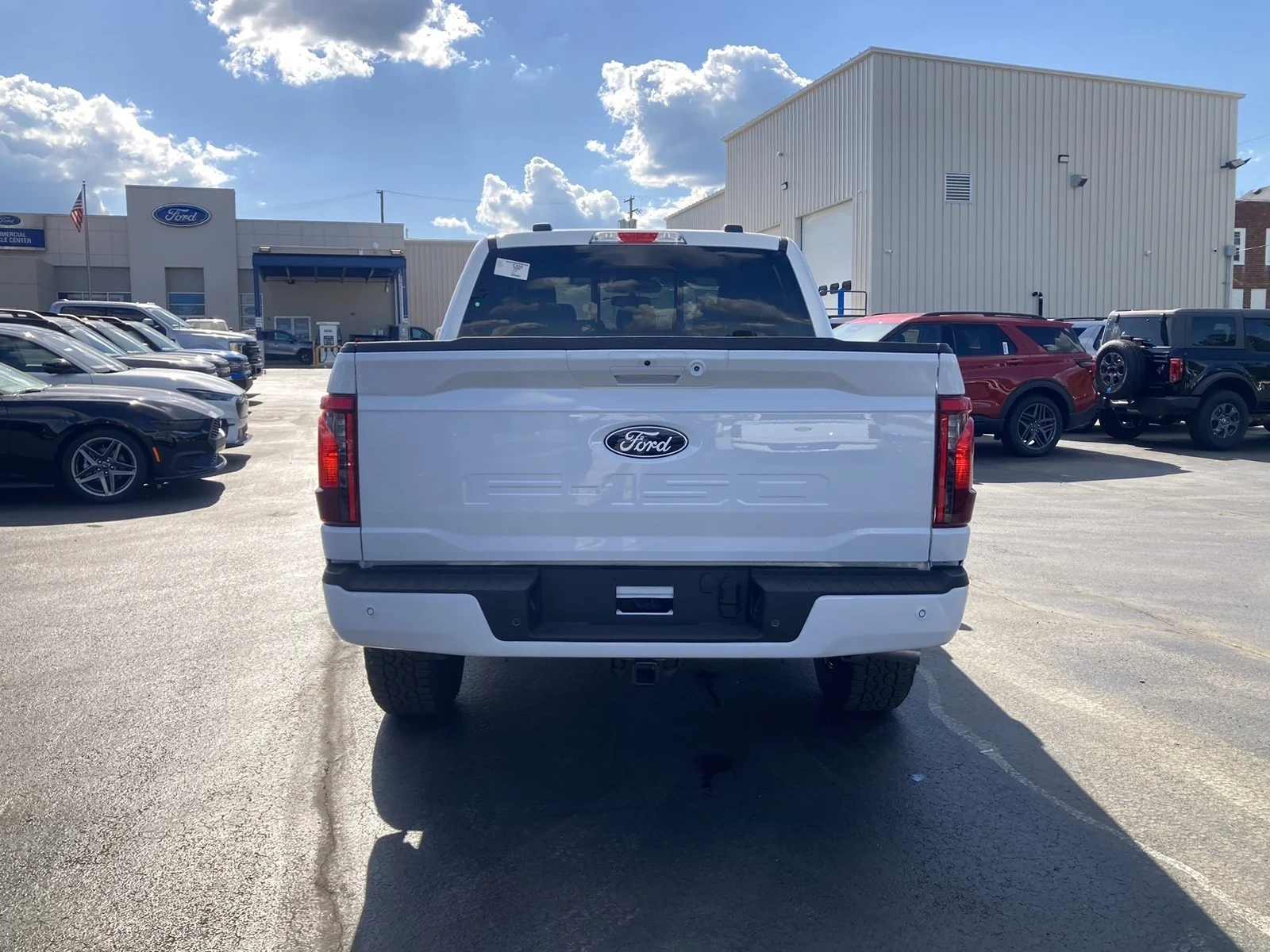 New 2026 Oxford White Ford XLT image 7