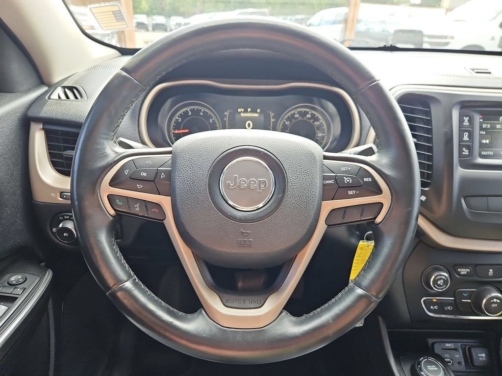 Used 2014 Billet Silver Metallic Jeep Latitude image 20