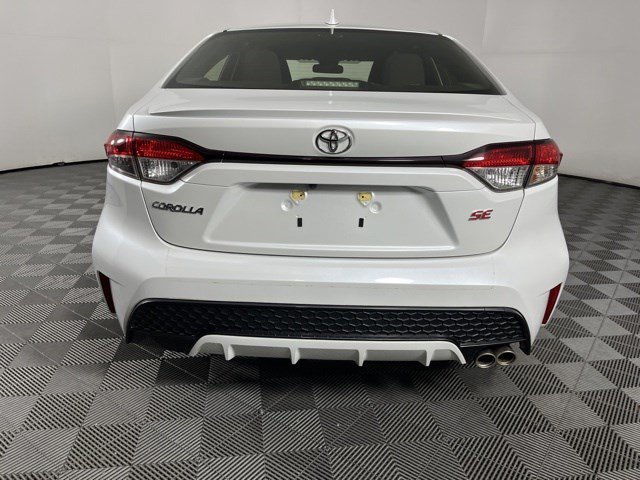 Certified Used 2022 Pearl Toyota SE image 6