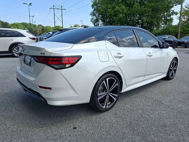 Used 2022 White Nissan SR image 7
