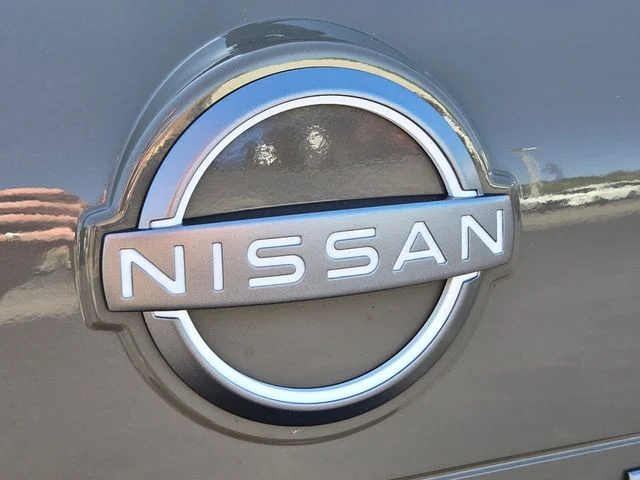 Used 2025 Beige/tan Nissan SV image 18