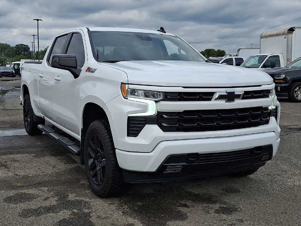 Used 2024 White Chevrolet RST image 2