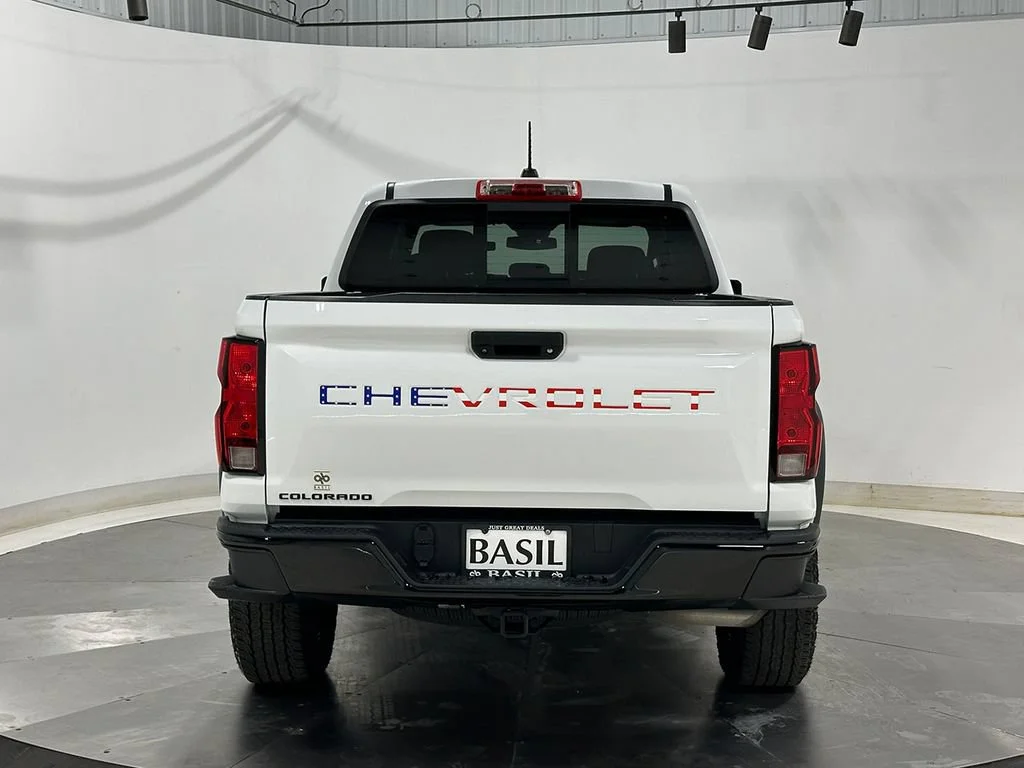 Used 2024 Summit White Chevrolet Trail Boss image 12
