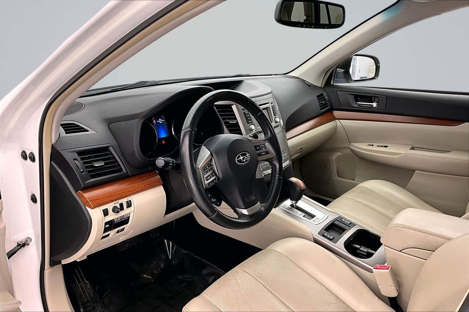 Used 2013 Subaru Outback Limited with VIN 4S4BRCKC2D3271746 for sale in Des Moines, IA
