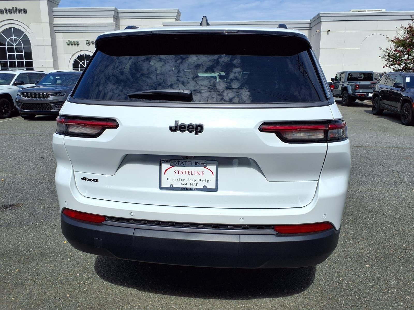 New 2026 Bright White Clearcoat Jeep Laredo Altitude image 9