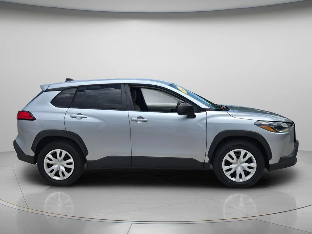 Used 2023 Silver Toyota L image 8