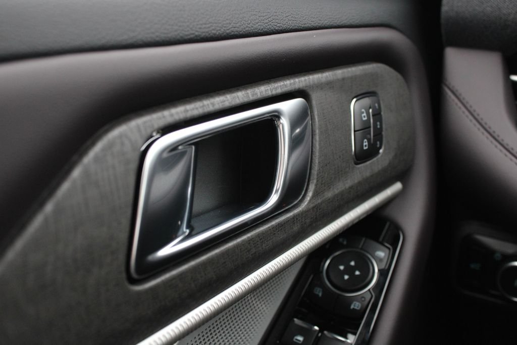 2026 Ford Explorer Platinum - Photo 8