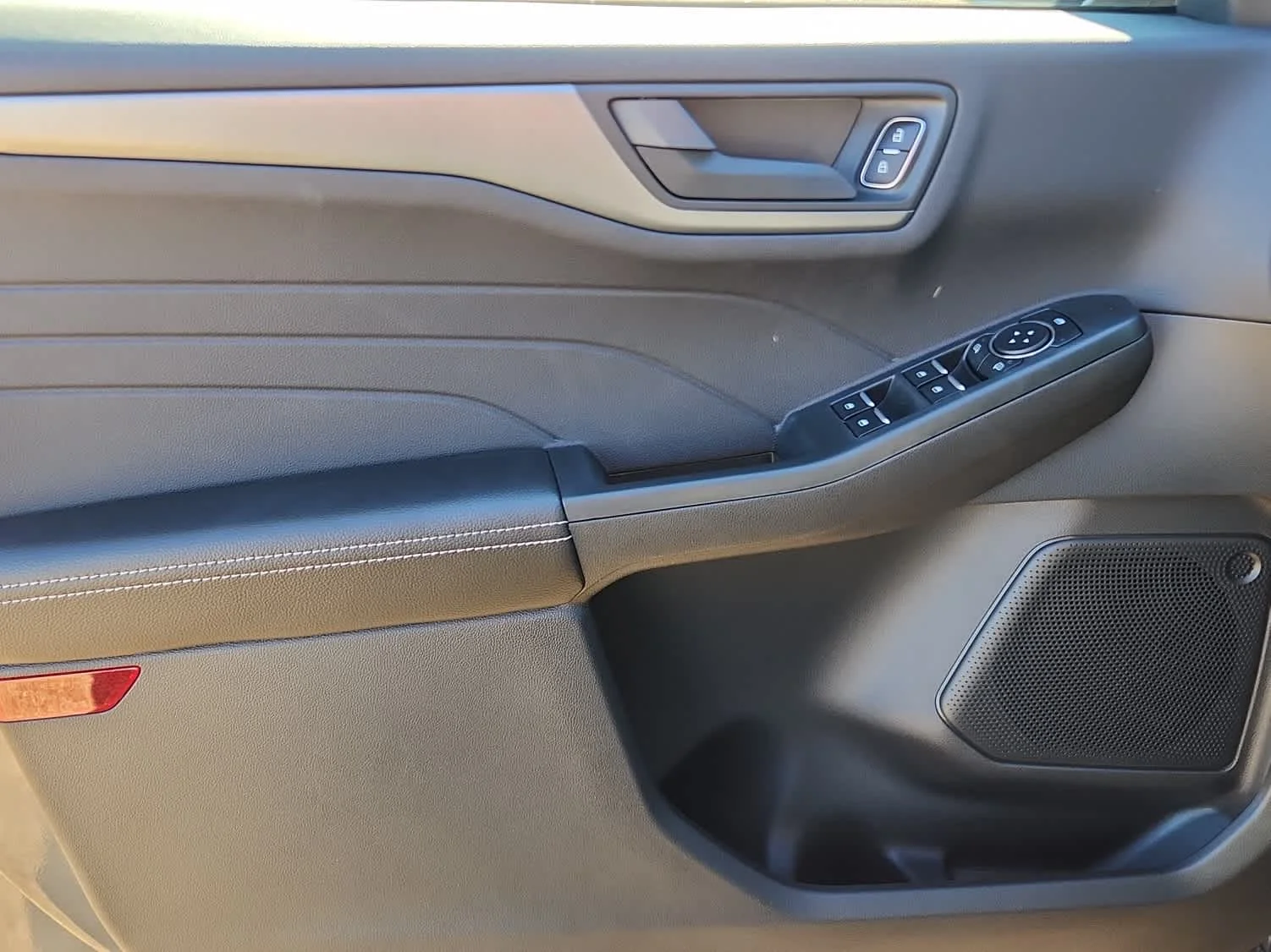 Used 2025 Carbonized Gray Metallic Ford Active image 9