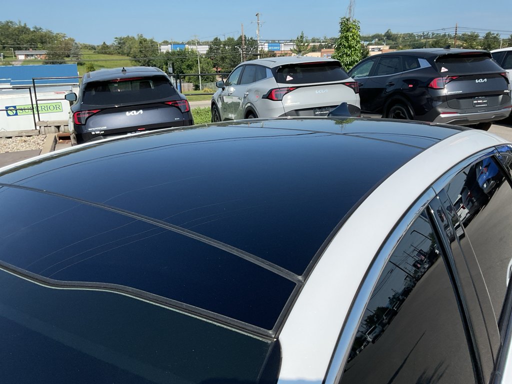 Used 2021 Glacial White Pearl Kia GT-Line image 6