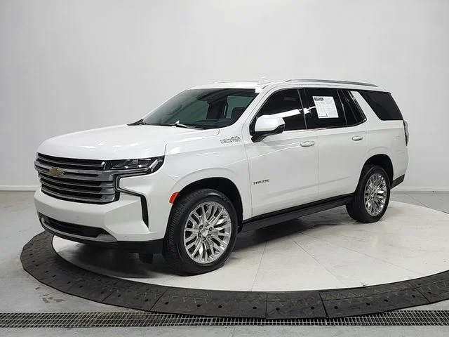 Used 2023 Beige Chevrolet High Country image 3