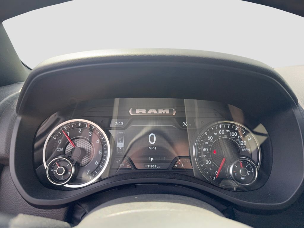 Used 2025 White Ram Big Horn/Lone Star image 18