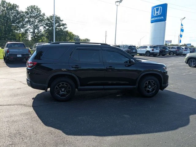 Used 2025 Crystal Black Pearl Honda TrailSport image 6