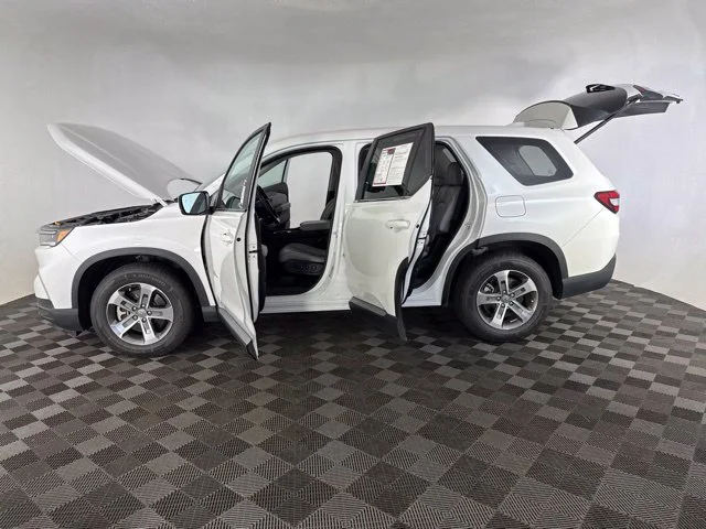 Used 2023 White Honda EX-L image 12