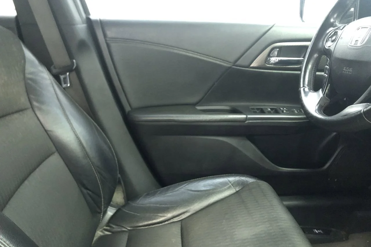 Used 2017 Obsidian Blue Pearl Honda Sport image 16