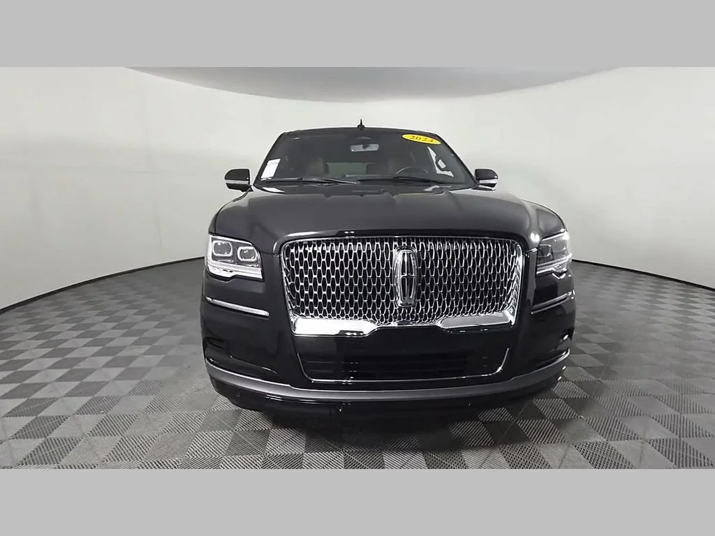 Used 2024 Black Metallic Lincoln Reserve image 51
