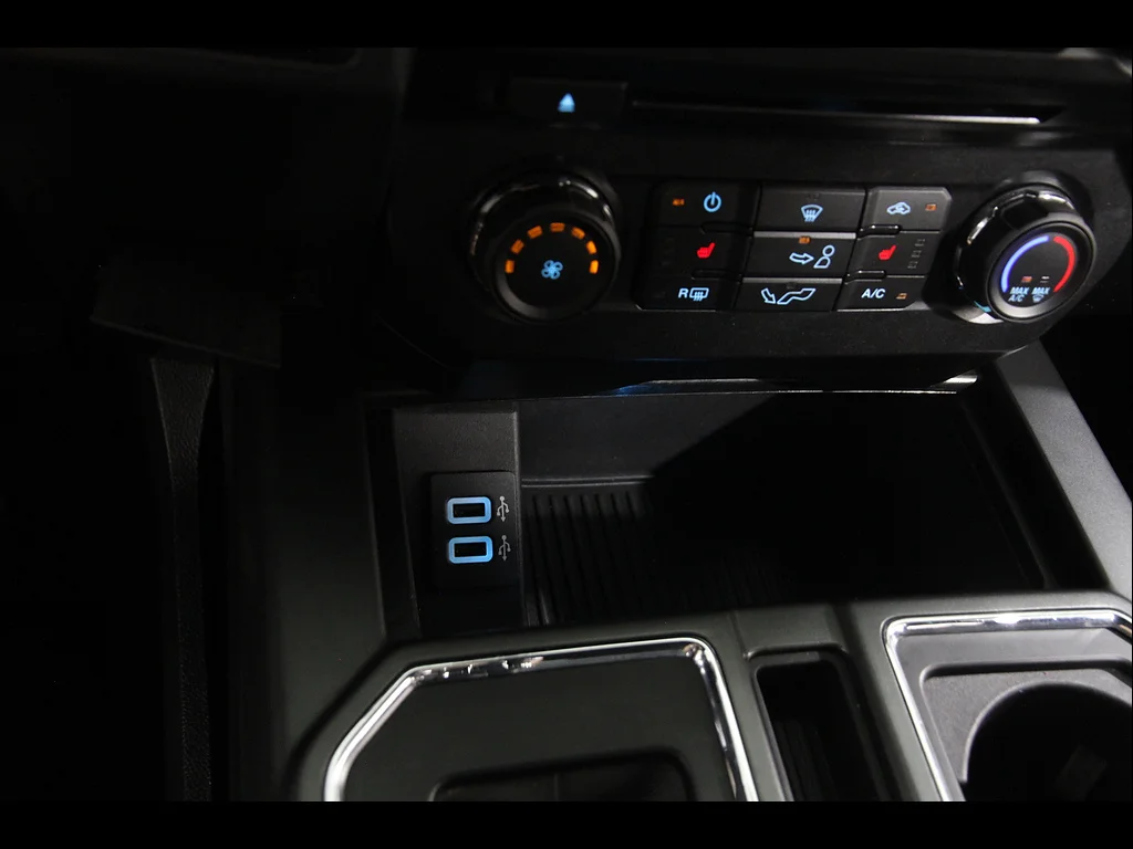 Used 2018 Shadow Black Ford XLT image 19