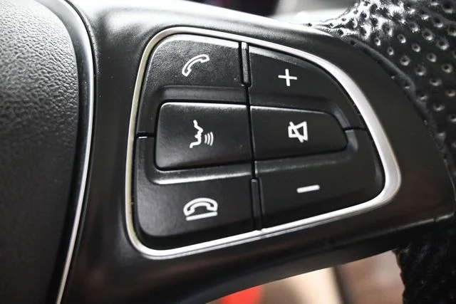 Used 2019 Black Mercedes-Benz GLC 300 image 20