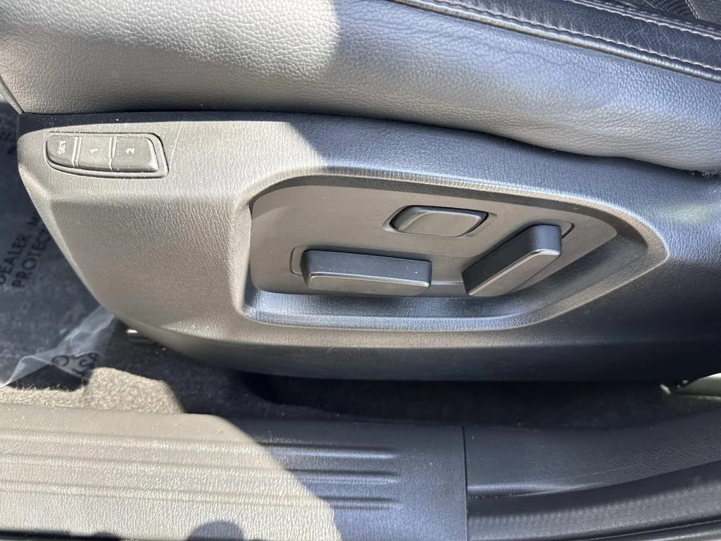 Used 2021 Silver Mazda Grand Touring image 26