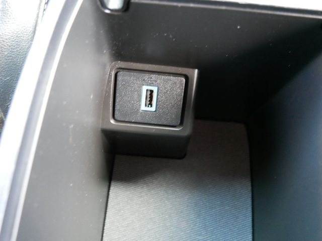 Certified Used 2020 White Metallic Ford SEL image 22