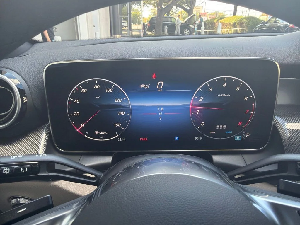 New 2027 White Mercedes-Benz GLC 300 image 14