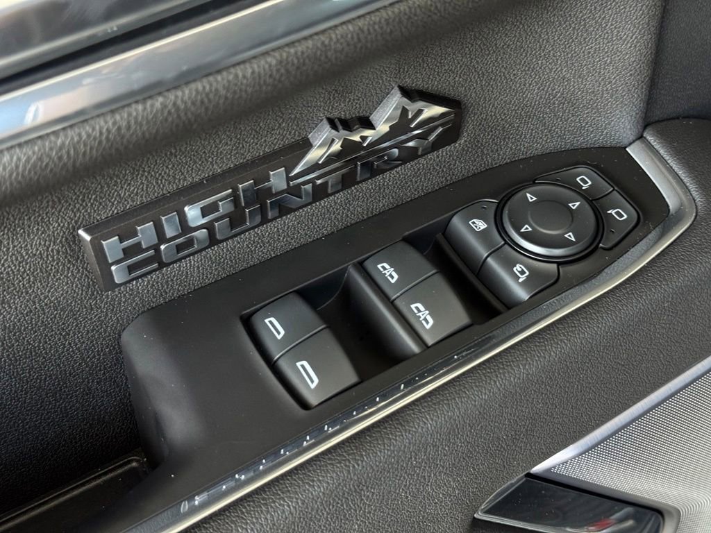 Used 2025 Black Chevrolet High Country image 29