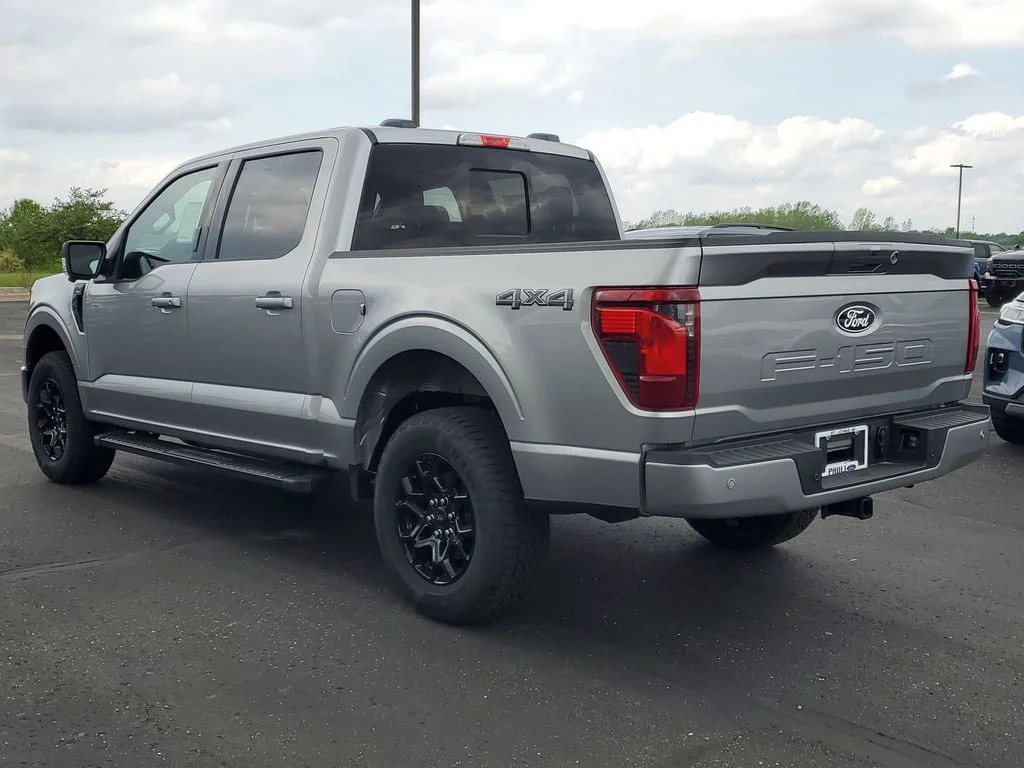 New 2026 Iconic Silver Metallic Ford XLT image 3