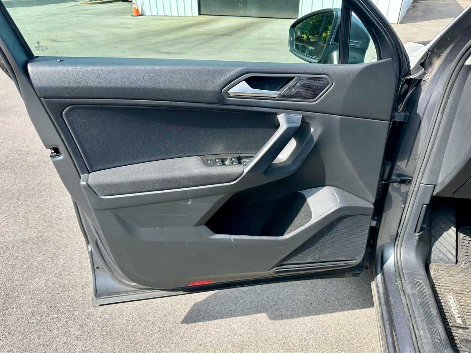 Used 2021 Platinum Gray Metallic Volkswagen S image 9