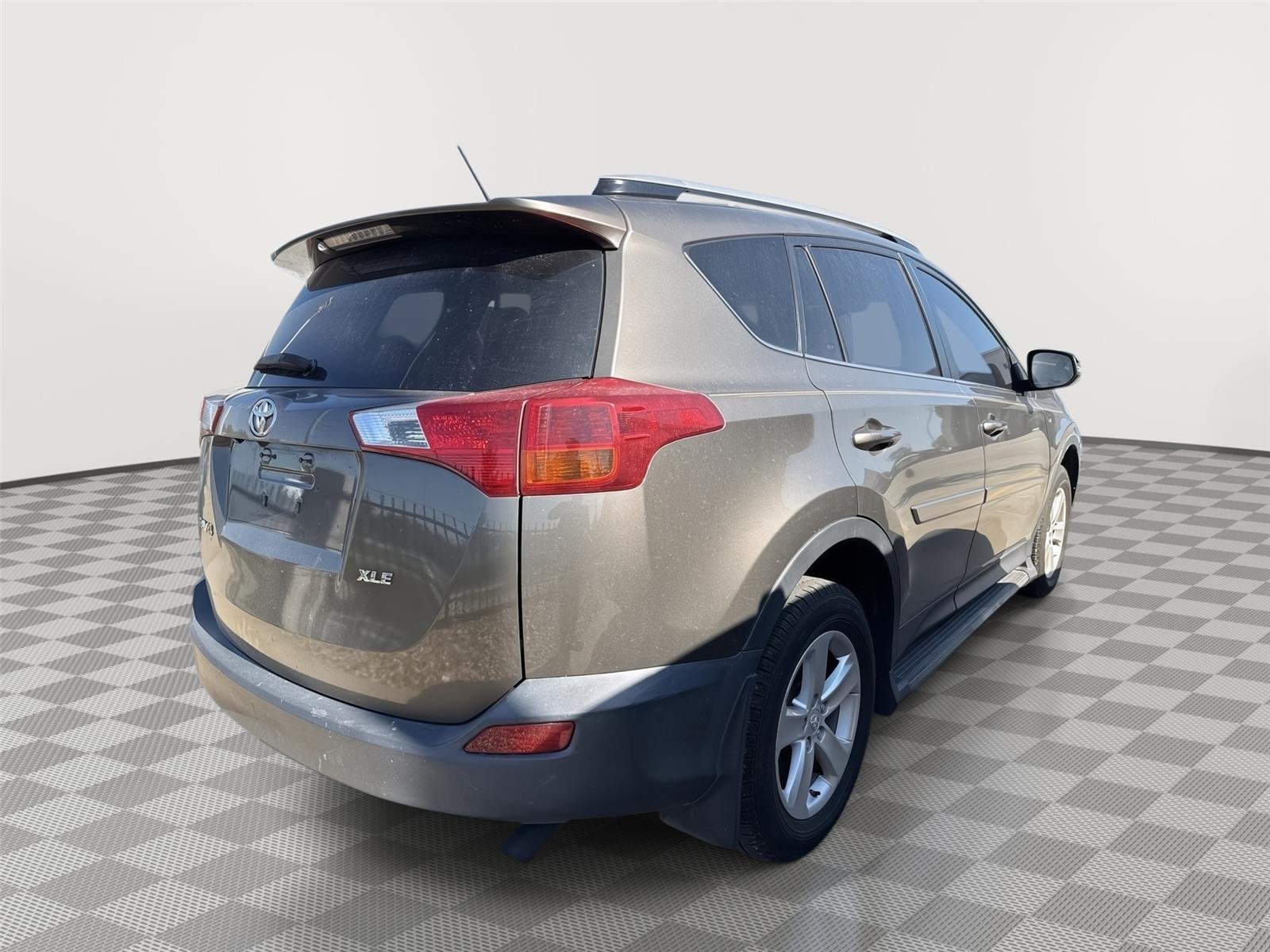 Used 2013 Pyrite Mica Toyota XLE image 6