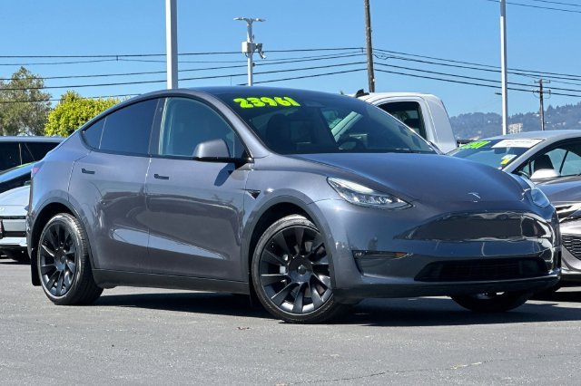 Used 2021 Tesla Model Y Long Range with VIN 5YJYGDEE5MF152986 for sale in Oakland, CA