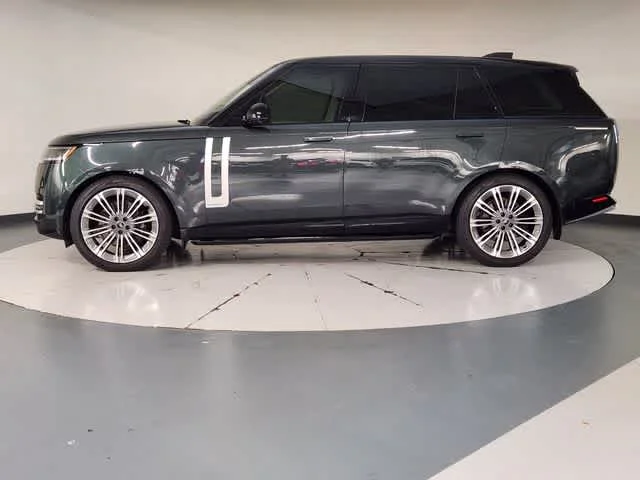 Used 2023 Belgravia Green Metallic Land Rover Autobiography image 5