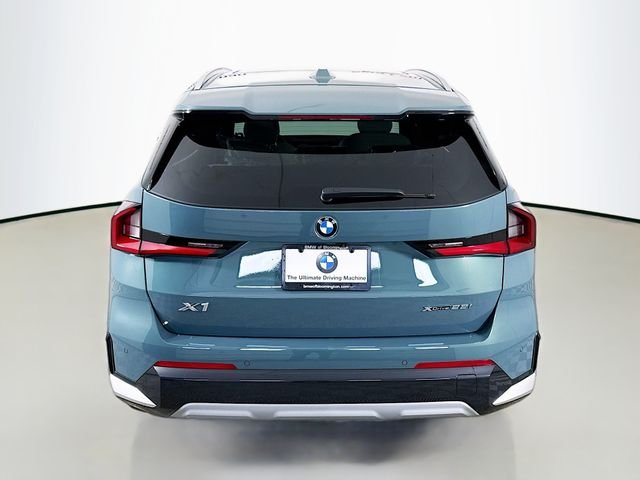 New 2026 Green Metallic BMW xDrive28i image 6