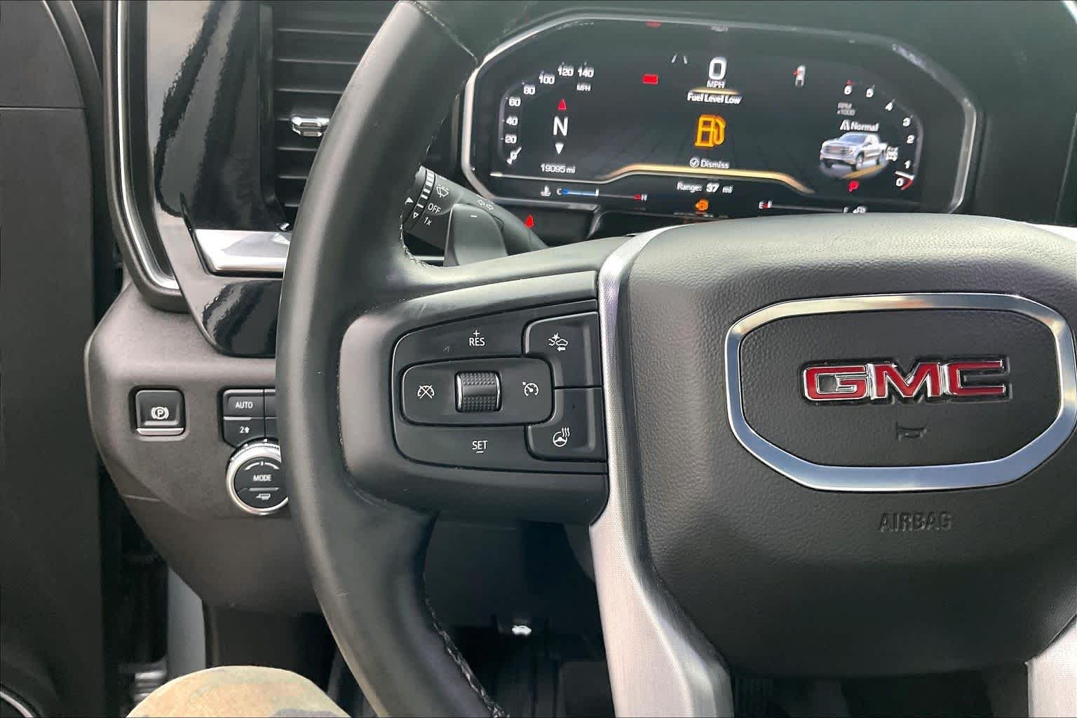 Used 2025 Sterling Metallic GMC Elevation image 23