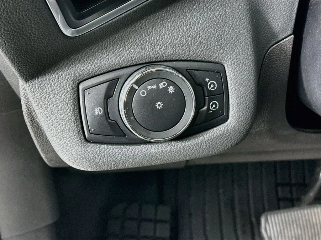 Used 2013 Ingot Silver Ford Titanium image 11