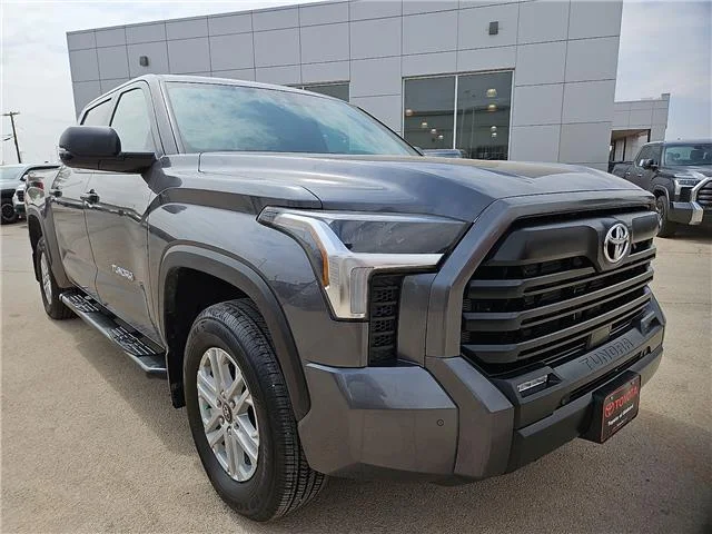Used 2026 Magnetic Gray Metallic Toyota SR5 4x4 CrewMax 5.5 ft. box 145.7 in. WB image 5