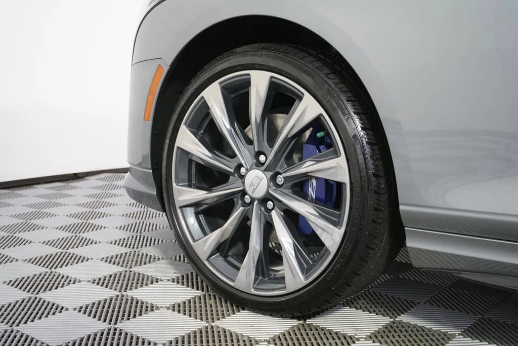 Used 2023 Argent Silver Metallic Cadillac Sport image 20