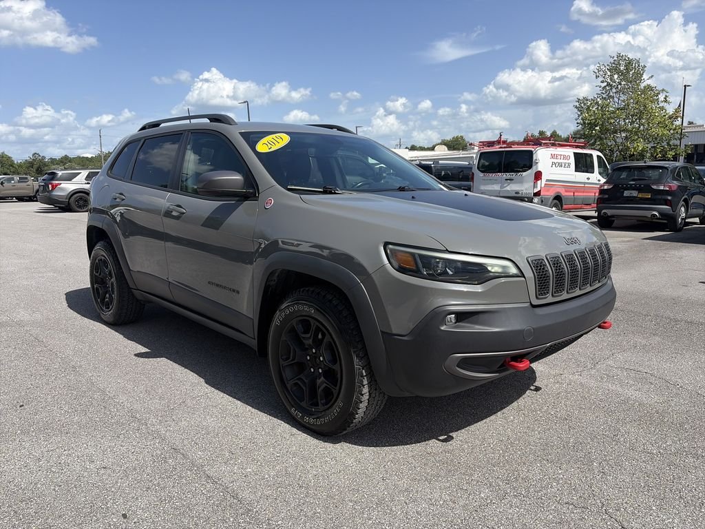 Used 2019 Sting Gray Clearcoat Jeep Trailhawk image 9