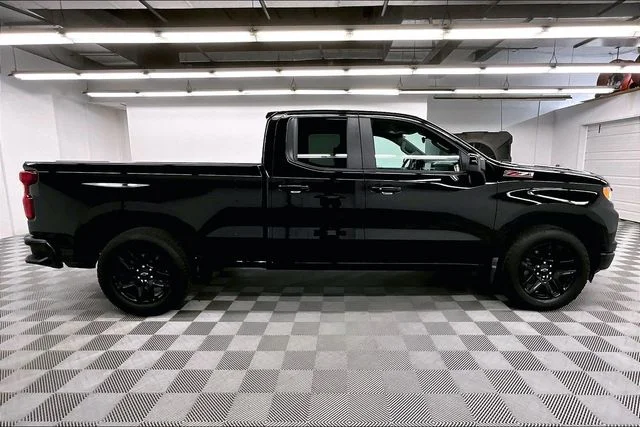 Used 2025 Black Chevrolet RST image 15