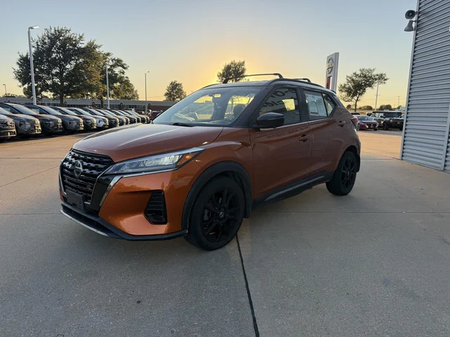 2021 Nissan Kicks SR