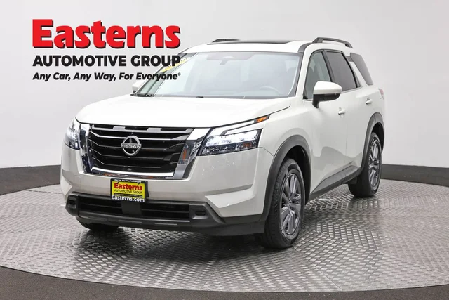 2023 Nissan Pathfinder SV