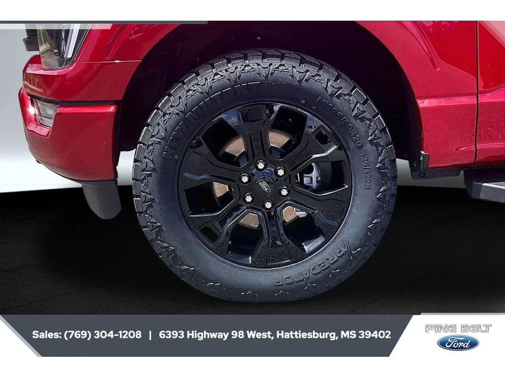 Used 2022 Rapid Red Metallic Tinted Clearcoat Ford XLT image 7
